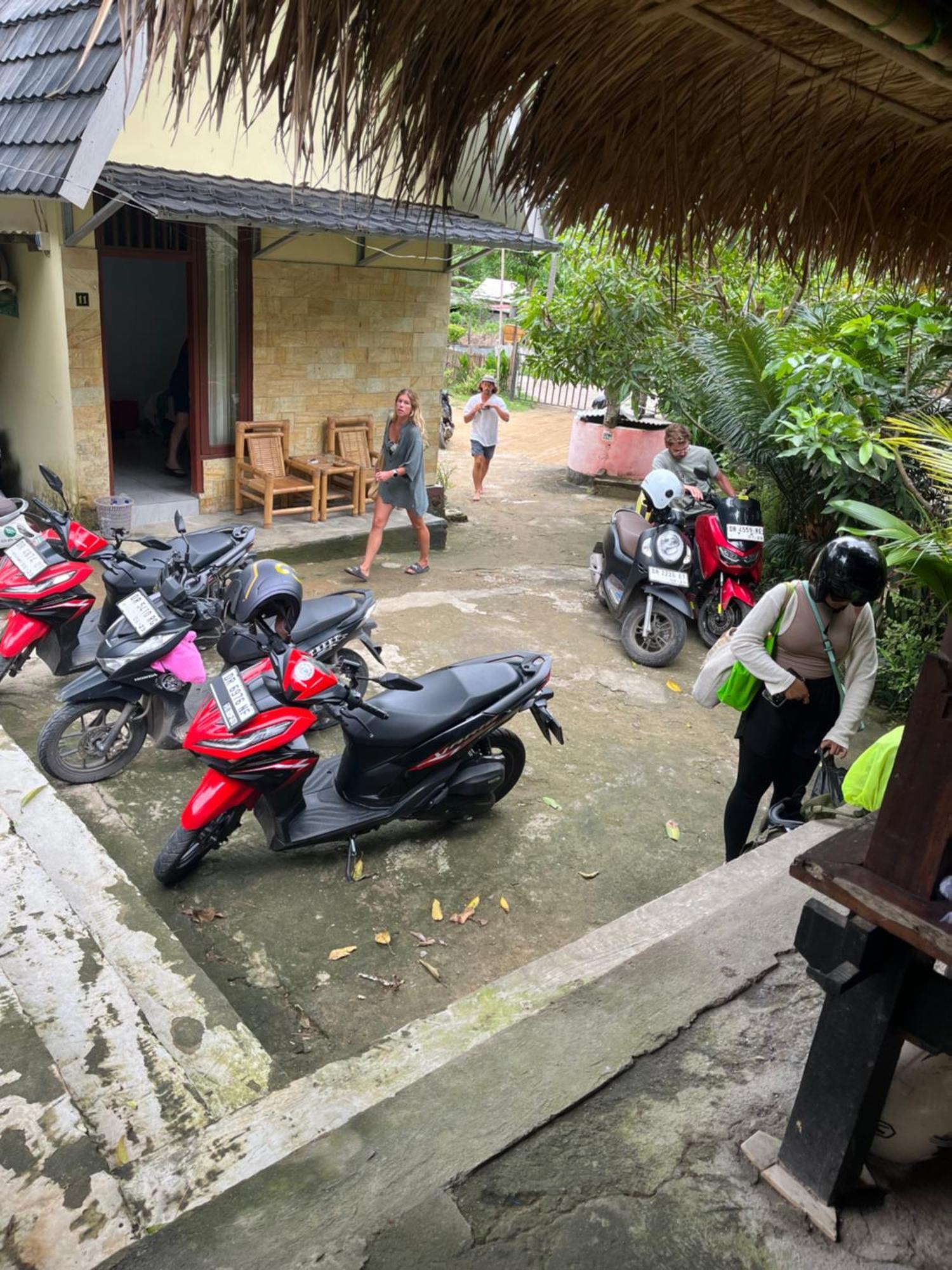 Roy Homestay Kuta Kuta  Экстерьер фото