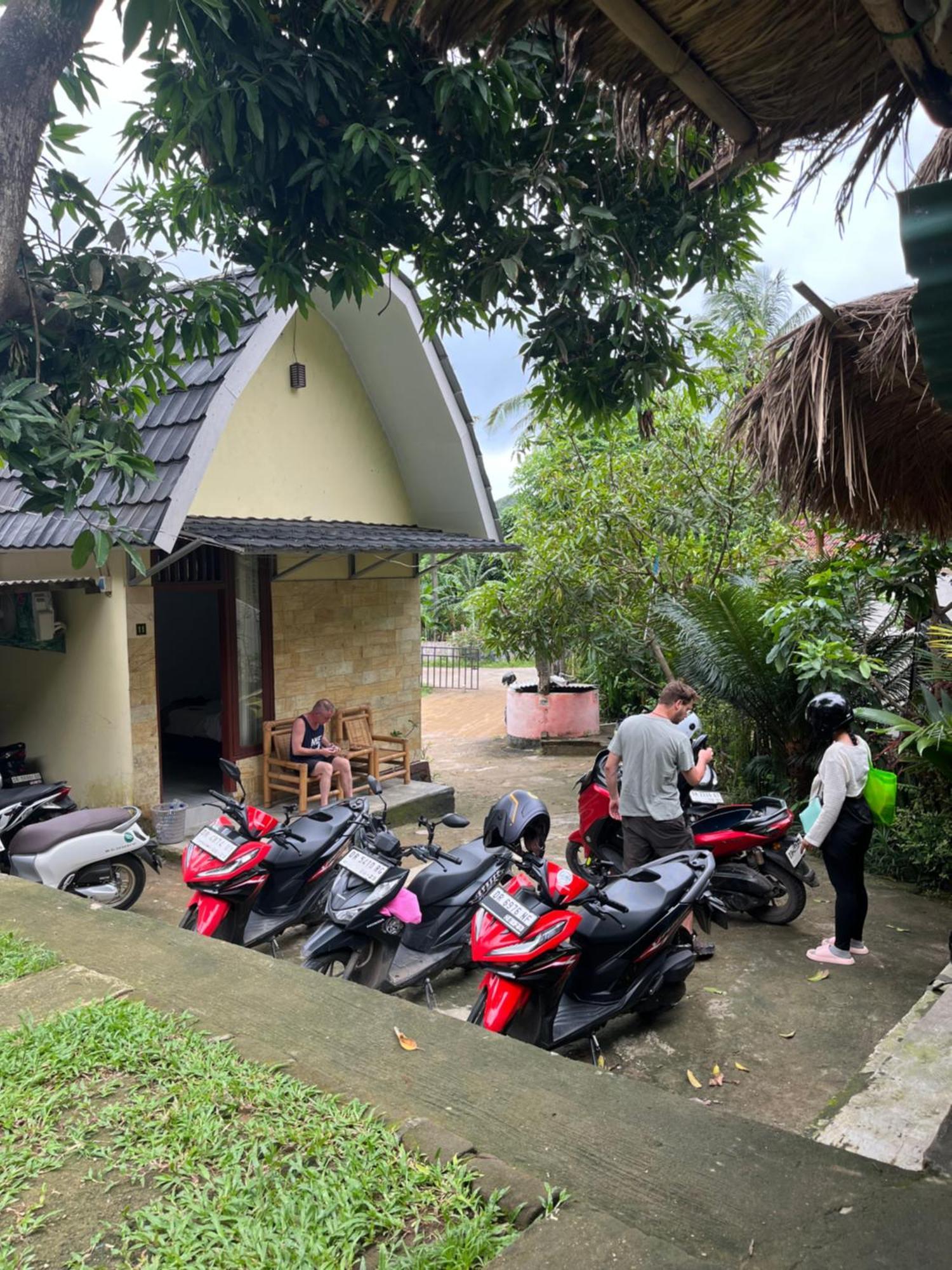 Roy Homestay Kuta Kuta  Экстерьер фото